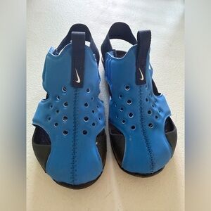 Nike Kids Black and Blue Sandals